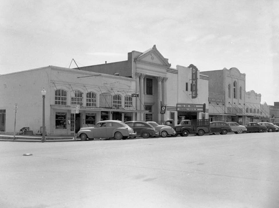 Downtown Rockdale 1948 with bank and Dixie